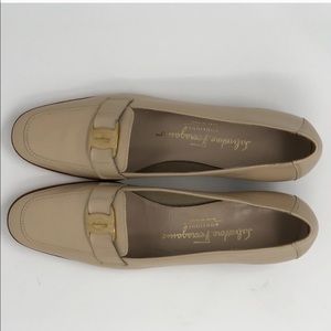 Salvatore Ferragamo Vara Loafers 7.5